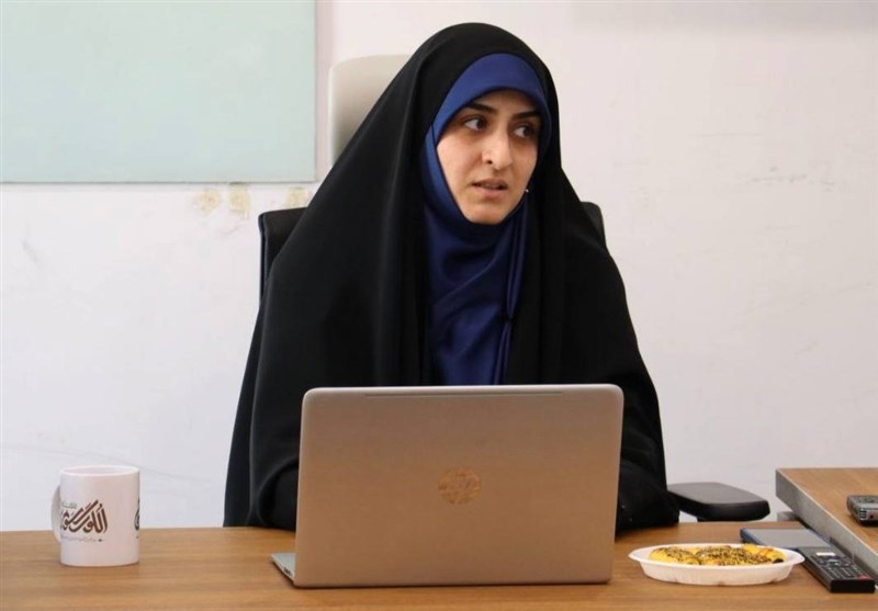 زیست زن مسلمان ایرانی الگوی سوم را امتداد داده است