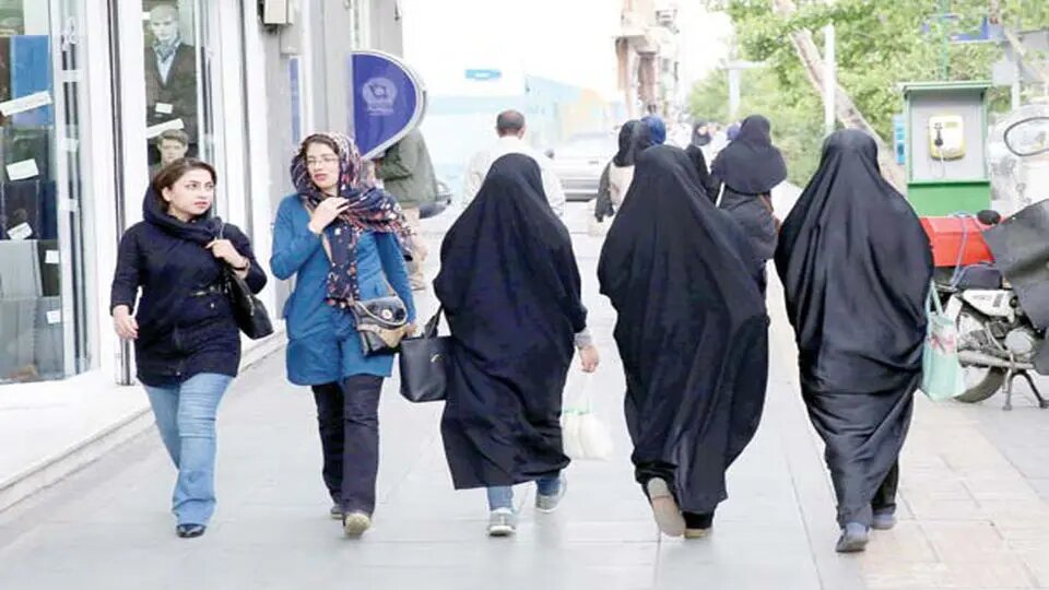افشاگری درباره علت اضافه شدن جریمه چند میلیونی به قانون حجاب از سوی عضو کمیسیون ویژه/ برای دختران پرونده سازی نکنیم/ قانون نیازمند بازنگری است