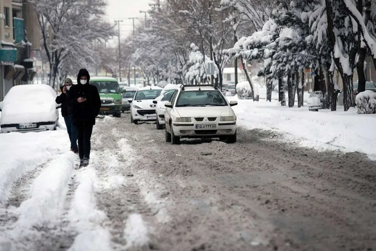 برف تهران را سفیدپوش می‌کند