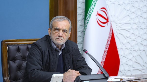 حمله روزنامه اصولگرا به ریشوهای ظاهرالصلاح و اپوزیسیون: هر دو پروژه بگیر هستید تا استعفای پزشکیان را مطرح کنید/ اشتباه می‌کنید، دارنید خر داغ می‌ کنید