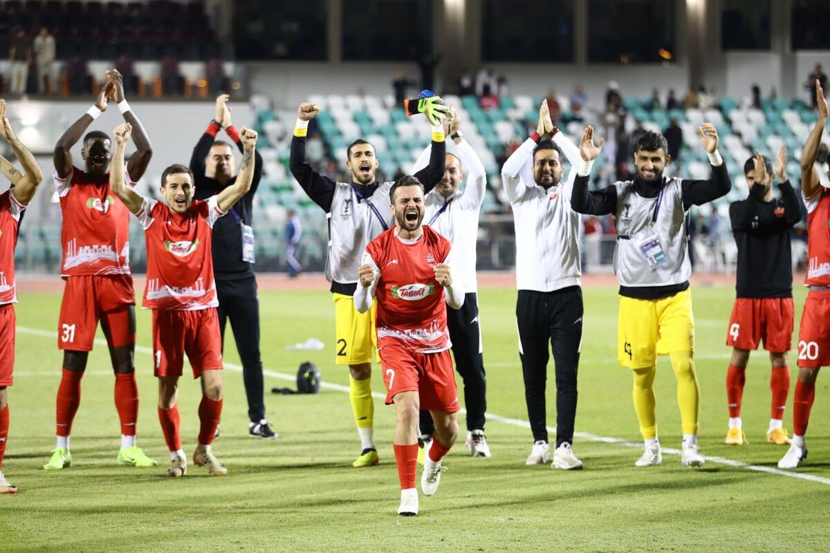 پرسپولیس برای اولین بار از استقلال جلو زد