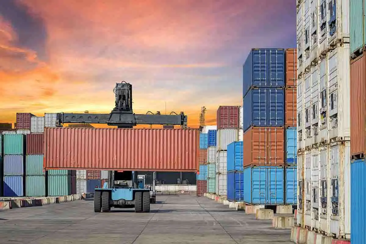 چوب آذربایجان لای چرخ بازرگانان ایرانی