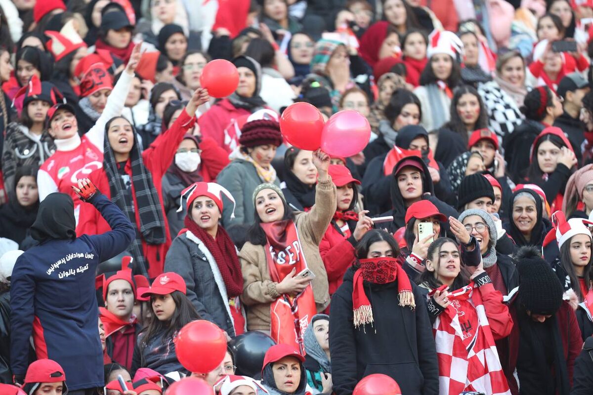 فوری/ احتمال حضور محدود زنان در بازی ذوب آهن – پرسپولیس