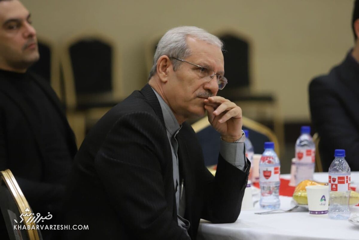 نصیرزاده: حسین عبدی مانند کیروش عمل کند