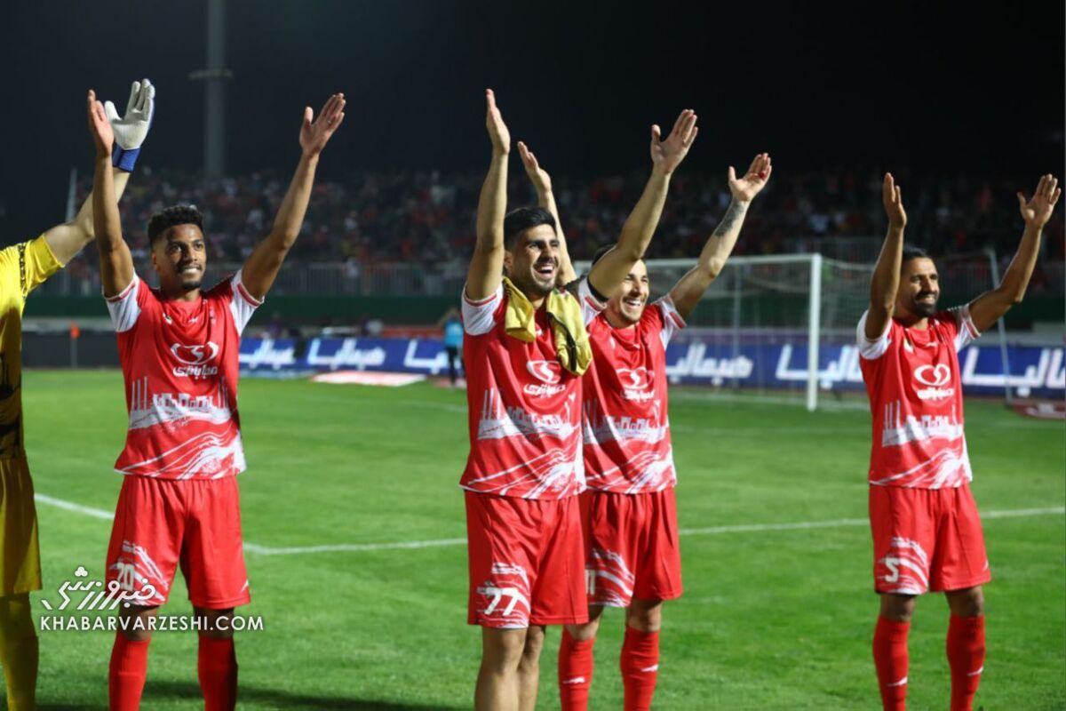پرسپولیس – استقلال؛ درمانگاه آزادی، ایستگاه غولهای بیمار!/ گرمای فوتبال در سرمای زمستان؛ داروی مونته نگرویی مقابل دردسرهای ترک!/ طلسم نبردن و نباختن کاپیتان ها