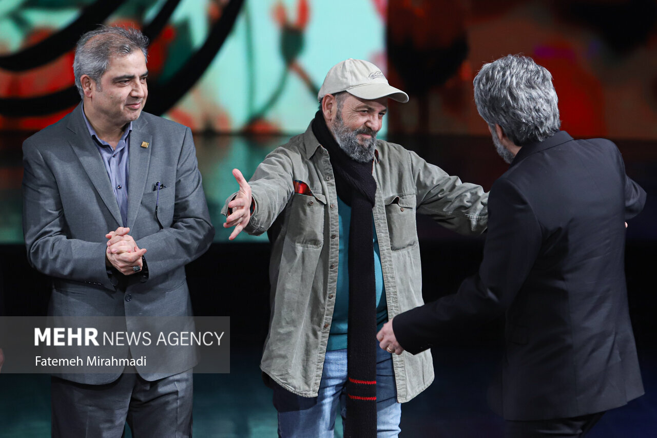 ضیافتی که با نام بزرگان تئاتر گره خورد از بیضایی تا رفیعی و زنجانپور/رضا کیانیان:سال‌ها تئاتر با ما قهر بود و ما هم با تئاتر، اما حالا روزگار آشتی است