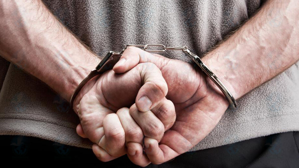 بازداشت یک منحرف اخلاقی در هیات فوتبال؛ میم.ف را با دستبند بردند!