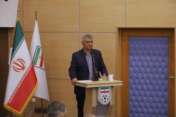 سرپرست کمیته داوران: حیدری و بنیادی فر بهترین انتخاب برای این دو بازی بودند/توصیه است داوران کارت مفت به کسی ندهند