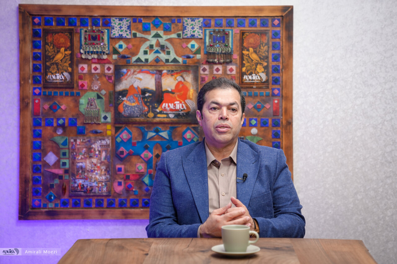 عادل فردوسی پور بعد از خروج از تلویزیون بیشتر مطرح‌ شد