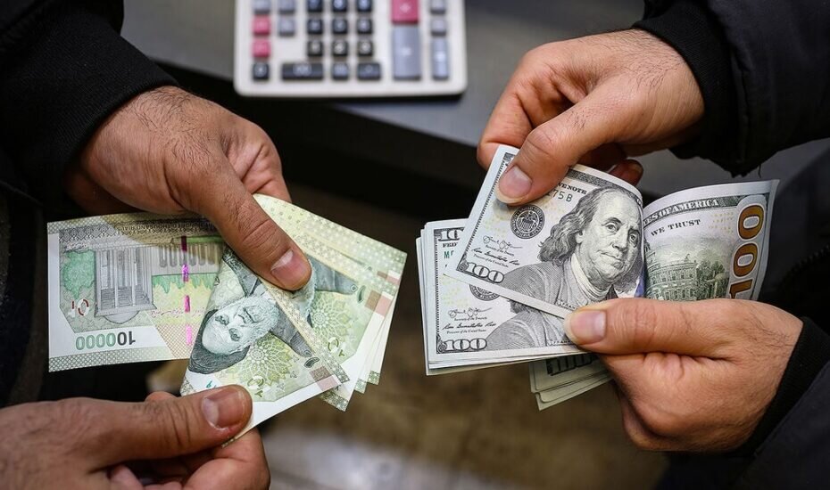 اطلاعیه مهم بانک مرکزی/ قیمت دلار برای بانک‌ها اعلام شد