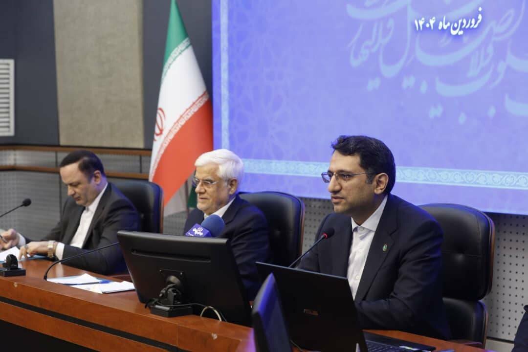 عارف: سهم مناطق آزاد در اقتصاد ملی باید به‌طور دقیق تعریف شود