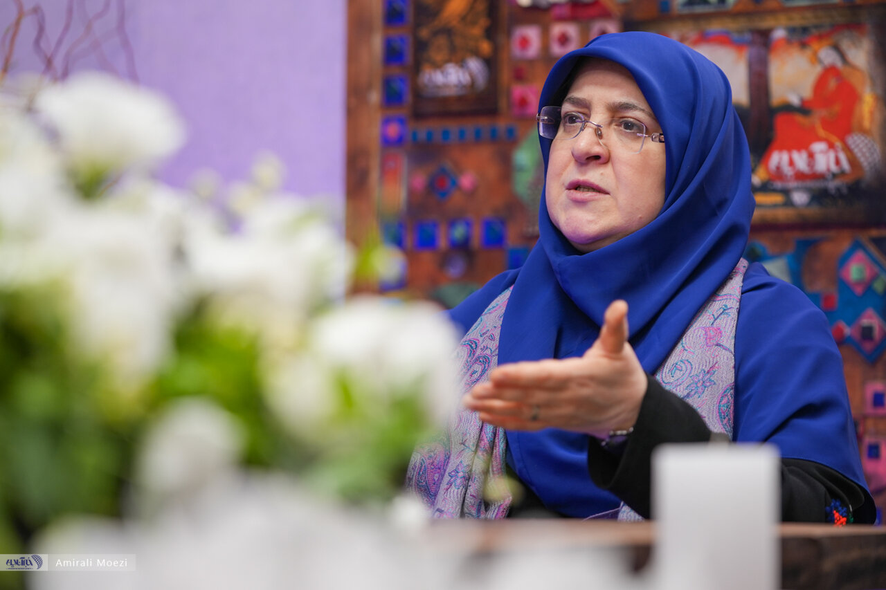 مهاجرانی: فرزندم دوتابعیتی نیست/ سال آسانی در پیش نداریم/ دلار ۹۵ هزار تومانی حتما روی زندگی من هم سایه انداخته است