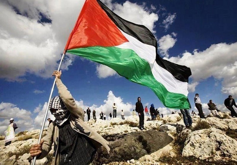 کتاب “نهر تا بحر”؛ اشعار سه‌زبانه در حمایت از آرمان فلسطین