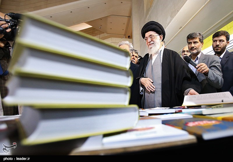 کتاب‌هایی که در سال ۱۴۰۳ مورد توجه رهبر انقلاب قرار گرفت