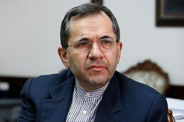 حضور تخت روانچی در سفارت واتیکان و امضای دفتر یادبود درگذشت پاپ