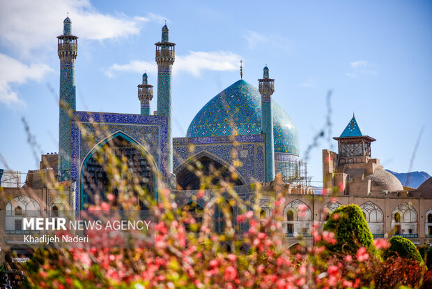 نوروز در نصف‌جهان؛ گردشگران چه تجربه‌ای از اصفهان ۱۴۰۴ با خود بردند؟