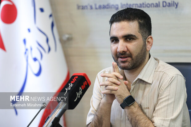 نسل جدید تاریخ ایران را نمی‌دانند برای همین به کشورشان توهین می‌کنند
