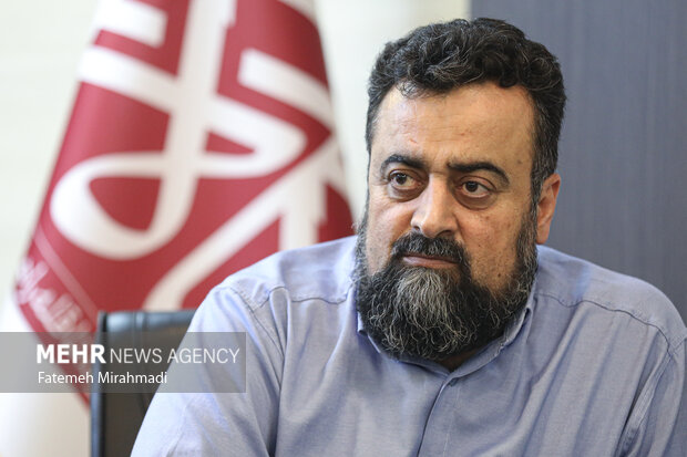 نسل جدید تاریخ ایران را نمی‌دانند برای همین به کشورشان توهین می‌کنند
