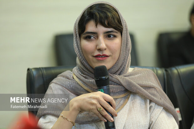 نسل جدید تاریخ ایران را نمی‌دانند برای همین به کشورشان توهین می‌کنند
