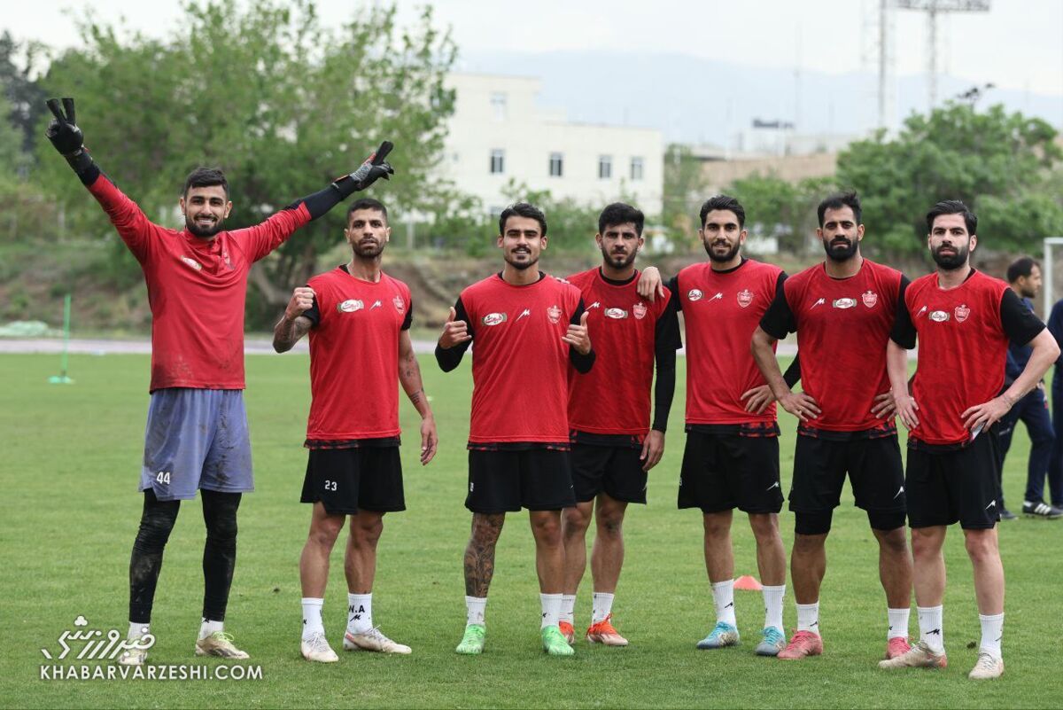 ادعای یک سپاهانی: پرسپولیس شانسی برای قهرمانی ندارد/ رقابت بین ما و تراکتور است!