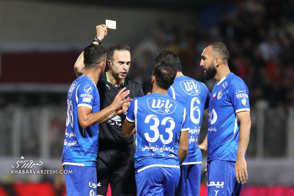 اسامی داوران هفته ۲۶؛ حیدری برای استقلال و ناظمی برای پرسپولیس سوت می زند