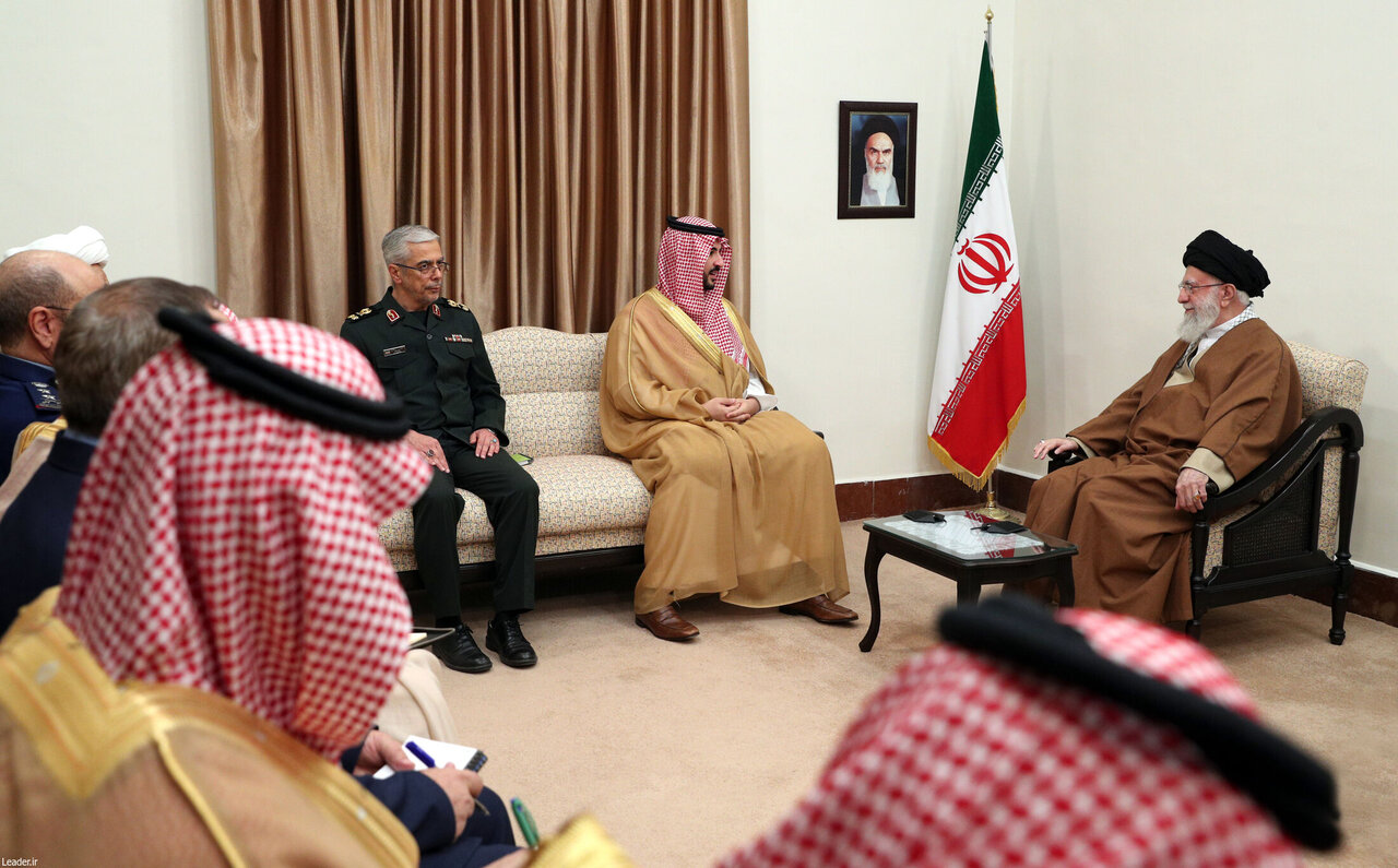 اهداف سفر «برادرِ بن سلمان» به ایران در آستانه دور دوم مذاکرات ایران و آمریکا