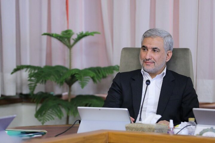 اولین حضور جانشین مسافر قطب جنوب در مجلس/ قالیباف خیرمقدم گفت