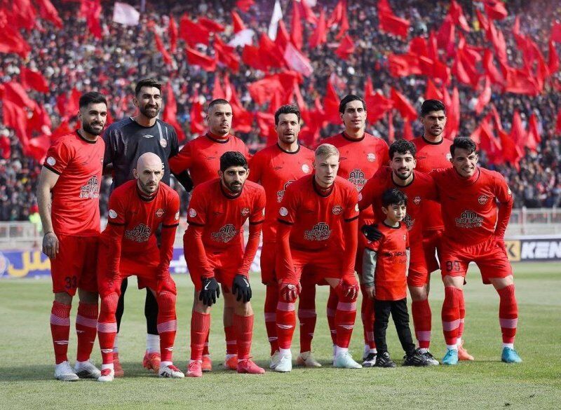 جدول لیگ برتر؛ تراکتور یک گام دیگر به قهرمانی نزدیک شد/ سقوط استقلال در روز پراشتباه مدافعان/ کار پرسپولیس سخت‌تر شد +جدول