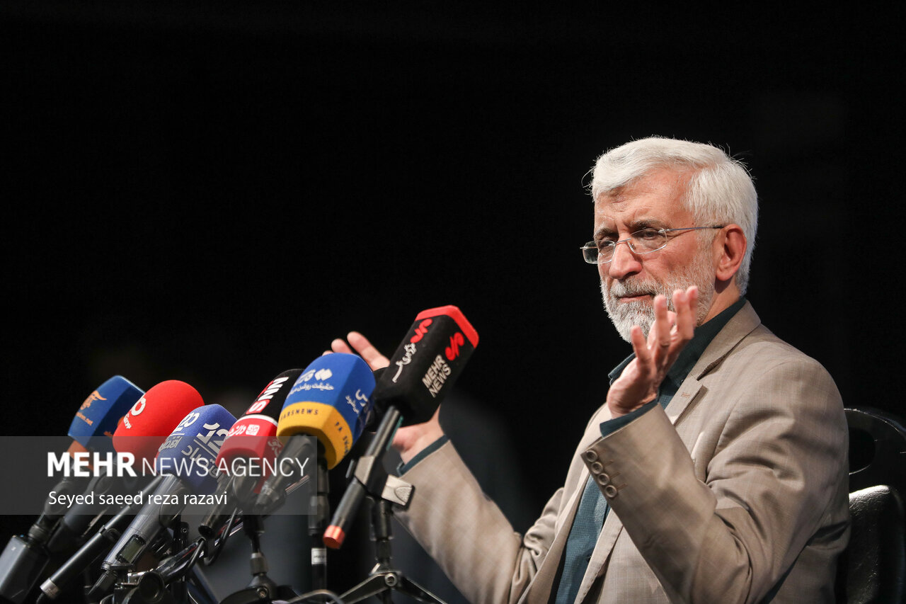جلیلی: لزوم اجرای کامل برنامه‌ هفتم برای دستیابی به سند چشم‌انداز بعدی