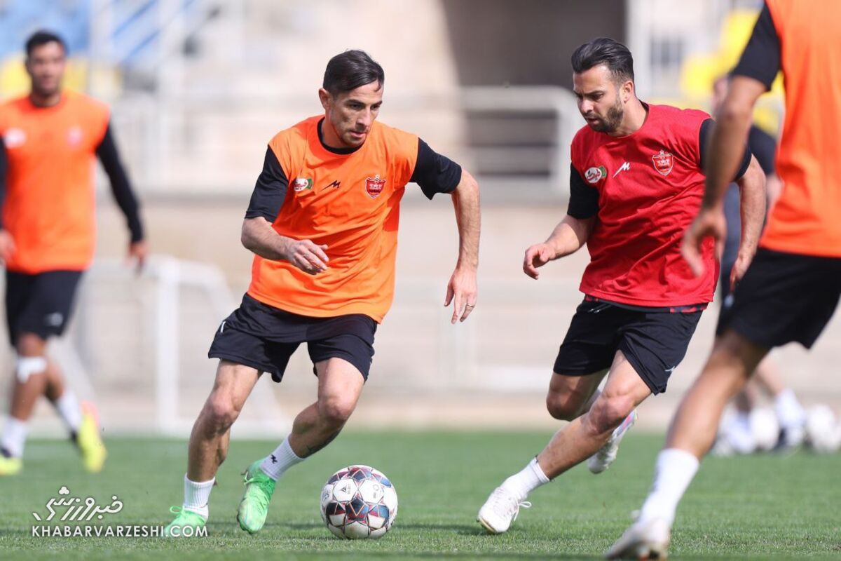 دو روایت در مورد تمدید قرارداد جنجالی دو پرسپولیسی؛ باز هم پای هوادار متمول به میان آمد/ کارتال در جریان بود!؟