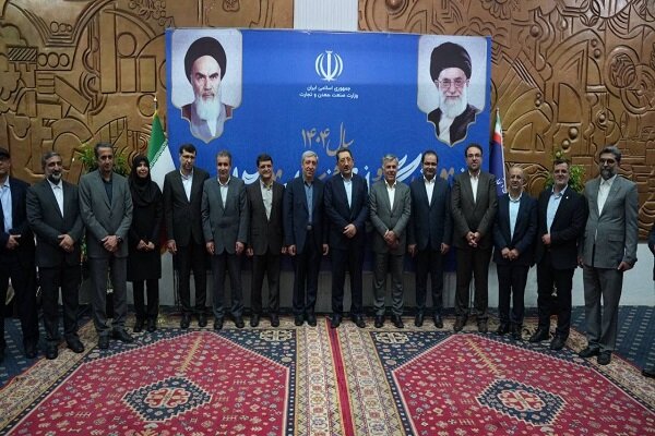 دیدار نوروزی وزیر صنعت با فعالان، سرمایه‌گذاران و اهالی صنعت کشور