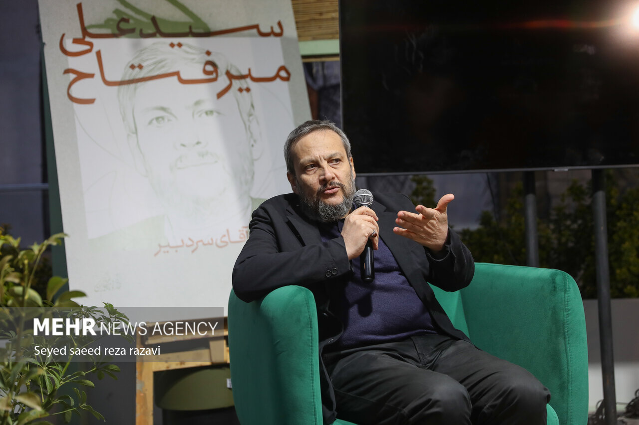 سیدعلی میرفتاح، سردبیری که ستاره مجلات خودش است