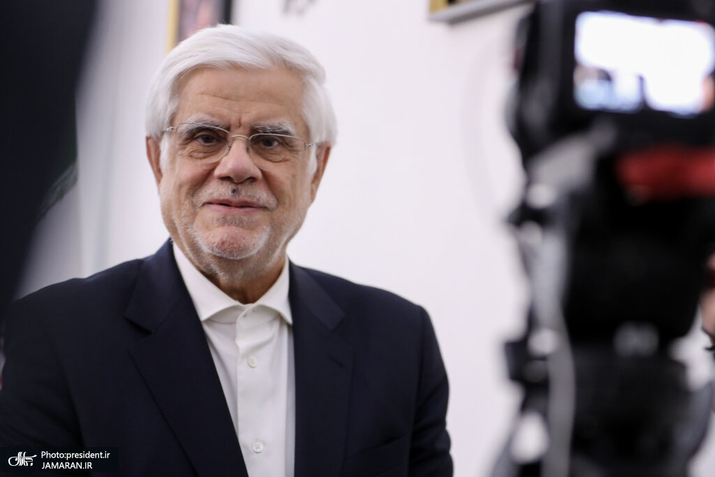 عکسی از تیپ متفاوت عارف در آمریکا/ قسم می‌خورم که اگر زمان برگردد باز هم به ایران باز می گشتم