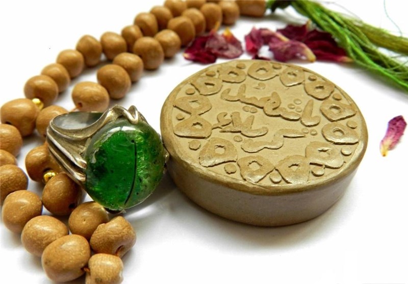 وقتی حضرت زهرا (س) از خاک قبر حمزه تسبیح ساخت