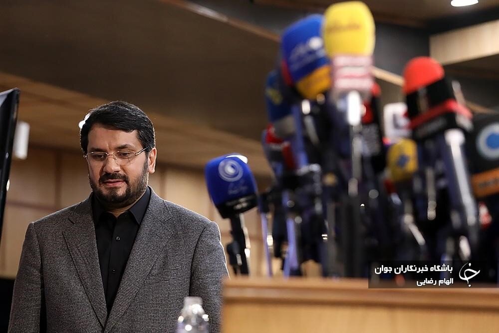 چرا مهرداد بذرپاش سوار بالگرد ابراهیم رئیسی در روز سقوط نشده بود؟/ وسایل شخصی من در آن بالگرد بود اما…/اهالی روستا هم صدایی از انفجار نشنیده بودند