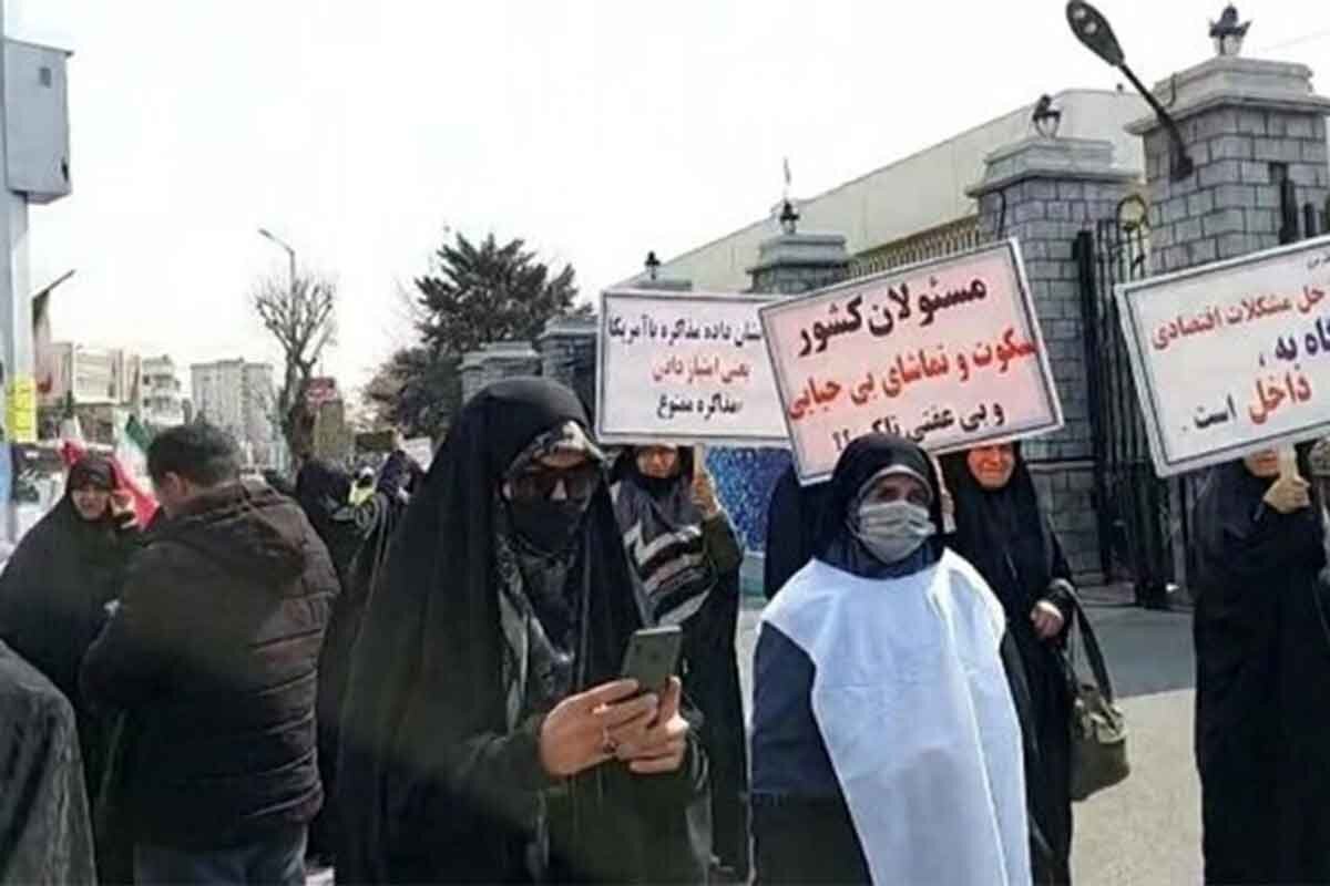 کدام نمایندگان در تجمعات غیرقانونی مقابل مجلس حضور یافتند؟/ نقش جبهه پایداری در شکل‌گیری تجمعات حجاب جلوی مجلس