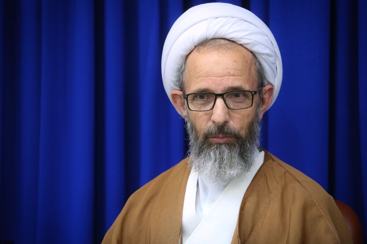جایگاه شبکه‌های فرهنگی سنتی مانند مساجد و روحانیت افت کرده است/ دشمنان اسلام در حال بهره‌برداری از فضای مجازی برای تأثیرگذاری بر نسل جوان هستند