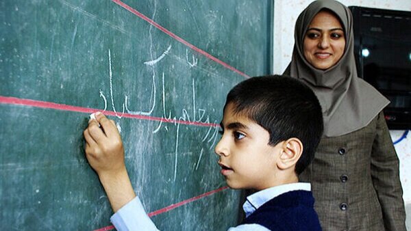 جزئیات استخدام ۸۵ هزار نیروی جدید در آموزش و پرورش/ استخدام معلم از ۳ گروه برای مهرماه امسال