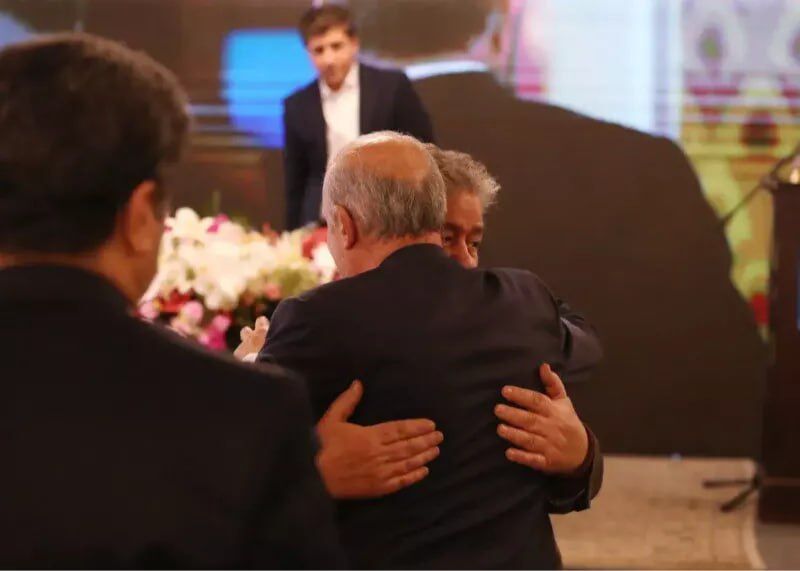 مدیرعامل سابق پرسپولیس در گفت‎‌وگو با پیشکسوت استقلال؛ من دشمن تاج نیستم/ علی پروین چیزی برای این دوره ندارد/ قلعه نویی در انتصاب ها دخالت کند، عمری ندارد!