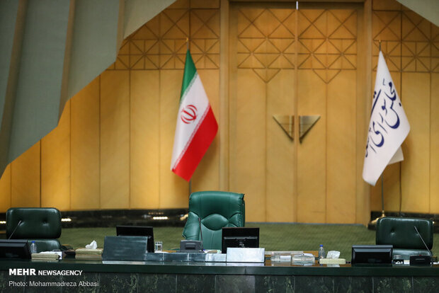 مهمانی هایِ هدفمند در آستانه انتخابات هیات رئیسه مجلس/ هیات نظارت این بند و بساط را جمع کند/ این رفتارها خیانت آمیز است