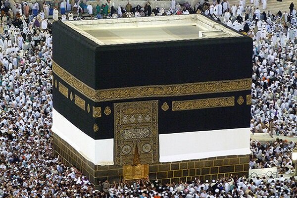 نخستین کاروان حج ۱۴۰۴ عازم سرزمین وحی شد